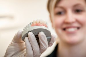 Implant dentar la implant.md: Transparență și calitate în Bălți
